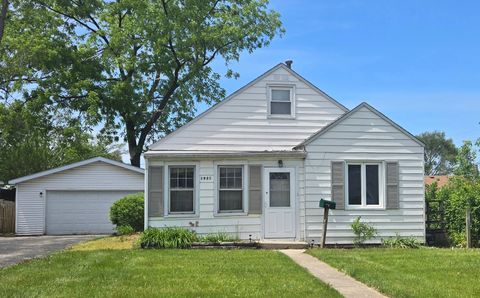 Photo of 1921 Kelly Avenue, Crest Hill, IL 60403 (MLS # 12650733)