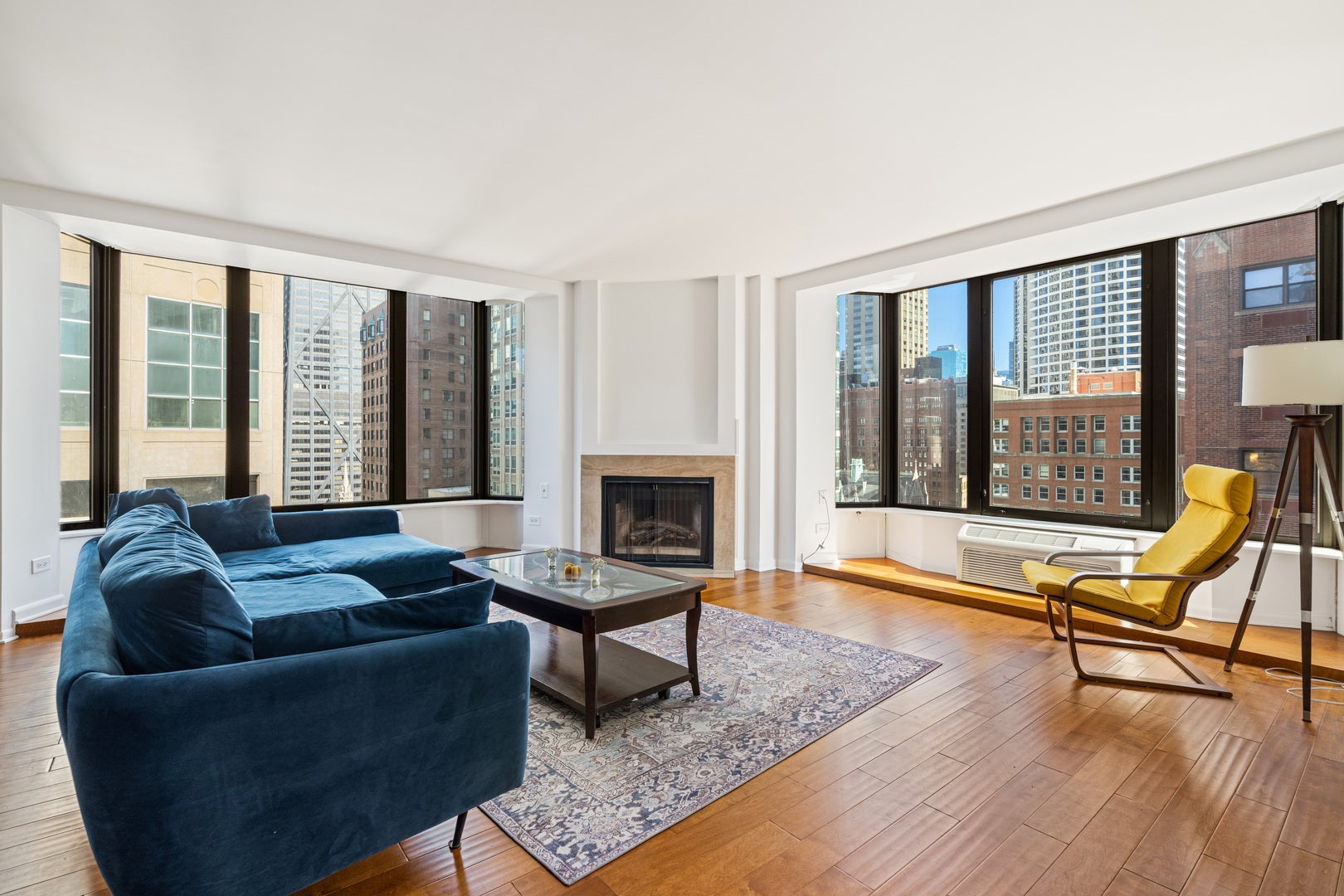 40 E Delaware Place 1502