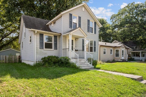 Tiny photo for 2925 BELLEVUE Avenue, Bettendorf, IA 52722 (MLS # 12746140)