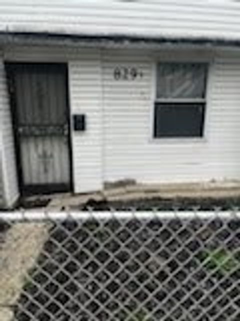 Photo of 829 E 48th Street #D, Chicago, IL 60615 (MLS # 12401612) Photo of 829 E 48th Street #D, Chicago, IL 60615 (MLS # 12401612)