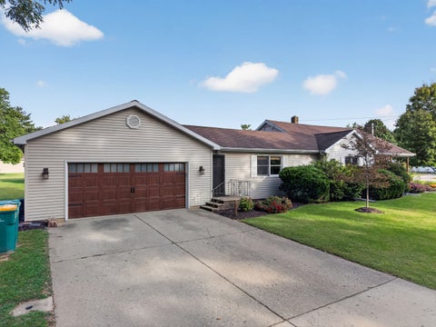 Photo of 901 Lowden Road, Streator, IL 61364 (MLS # 12773500)