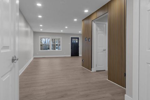 Tiny photo for 272 E Wrightwood Avenue, Glendale Heights, IL 60139 (MLS # 12595935)