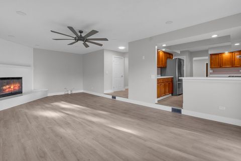 Tiny photo for 272 E Wrightwood Avenue, Glendale Heights, IL 60139 (MLS # 12595935)