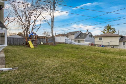 Tiny photo for 272 E Wrightwood Avenue, Glendale Heights, IL 60139 (MLS # 12595935)