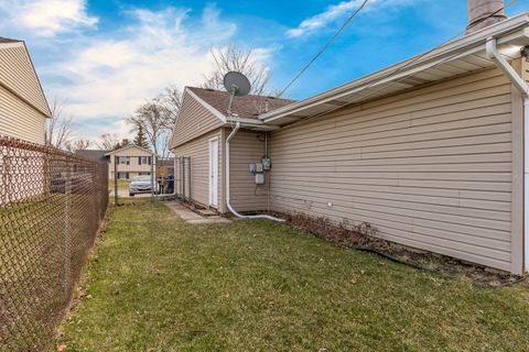 Tiny photo for 272 E Wrightwood Avenue, Glendale Heights, IL 60139 (MLS # 12595935)