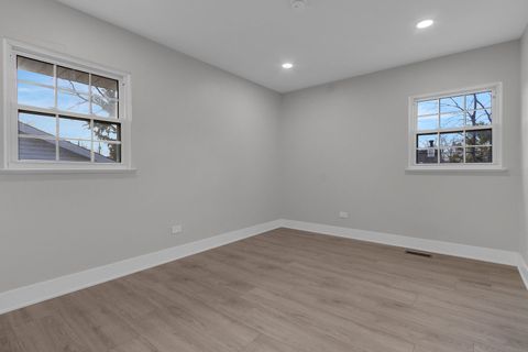 Tiny photo for 272 E Wrightwood Avenue, Glendale Heights, IL 60139 (MLS # 12595935)