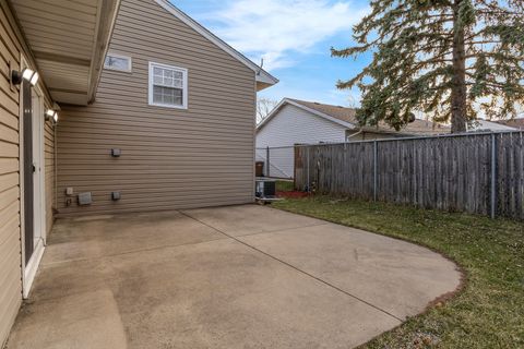 Tiny photo for 272 E Wrightwood Avenue, Glendale Heights, IL 60139 (MLS # 12595935)