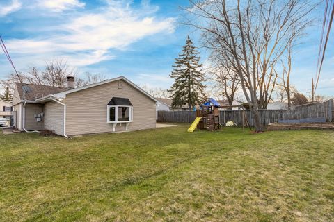 Tiny photo for 272 E Wrightwood Avenue, Glendale Heights, IL 60139 (MLS # 12595935)