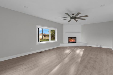 Tiny photo for 272 E Wrightwood Avenue, Glendale Heights, IL 60139 (MLS # 12595935)