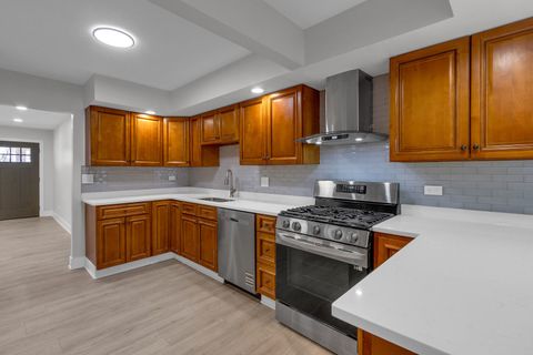 Tiny photo for 272 E Wrightwood Avenue, Glendale Heights, IL 60139 (MLS # 12595935)