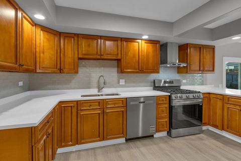 Tiny photo for 272 E Wrightwood Avenue, Glendale Heights, IL 60139 (MLS # 12595935)