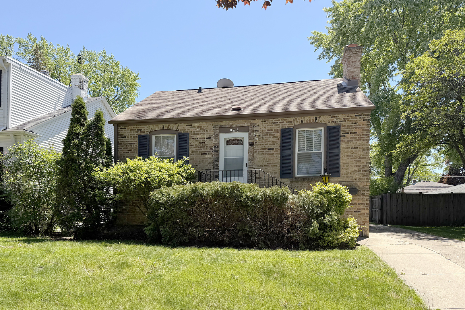 963 E Prairie Street