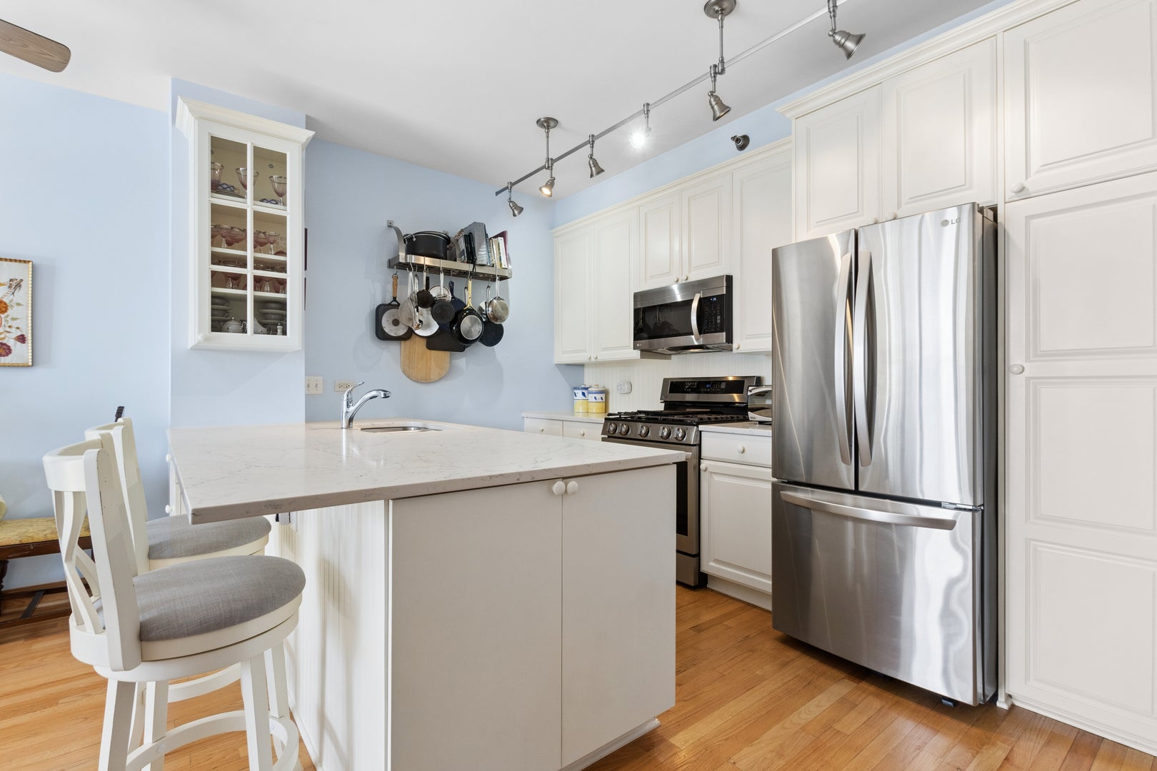 330 N Jefferson Street 1206