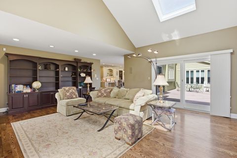 Tiny photo for 4 Polo Drive, South Barrington, IL 60010 (MLS # 12599900)