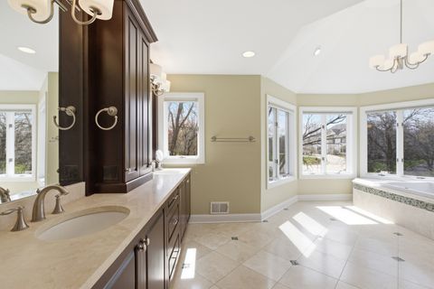 Tiny photo for 4 Polo Drive, South Barrington, IL 60010 (MLS # 12599900)