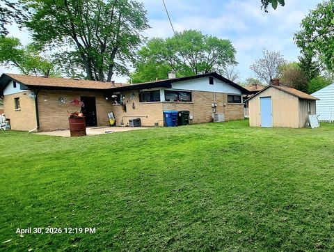 Tiny photo for 703 Sheldon Avenue, Aurora, IL 60506 (MLS # 12633817)