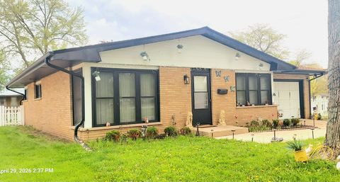 Tiny photo for 703 Sheldon Avenue, Aurora, IL 60506 (MLS # 12633817)