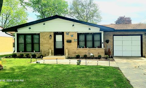 Tiny photo for 703 Sheldon Avenue, Aurora, IL 60506 (MLS # 12633817)