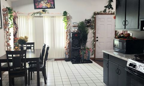 Tiny photo for 703 Sheldon Avenue, Aurora, IL 60506 (MLS # 12633817)