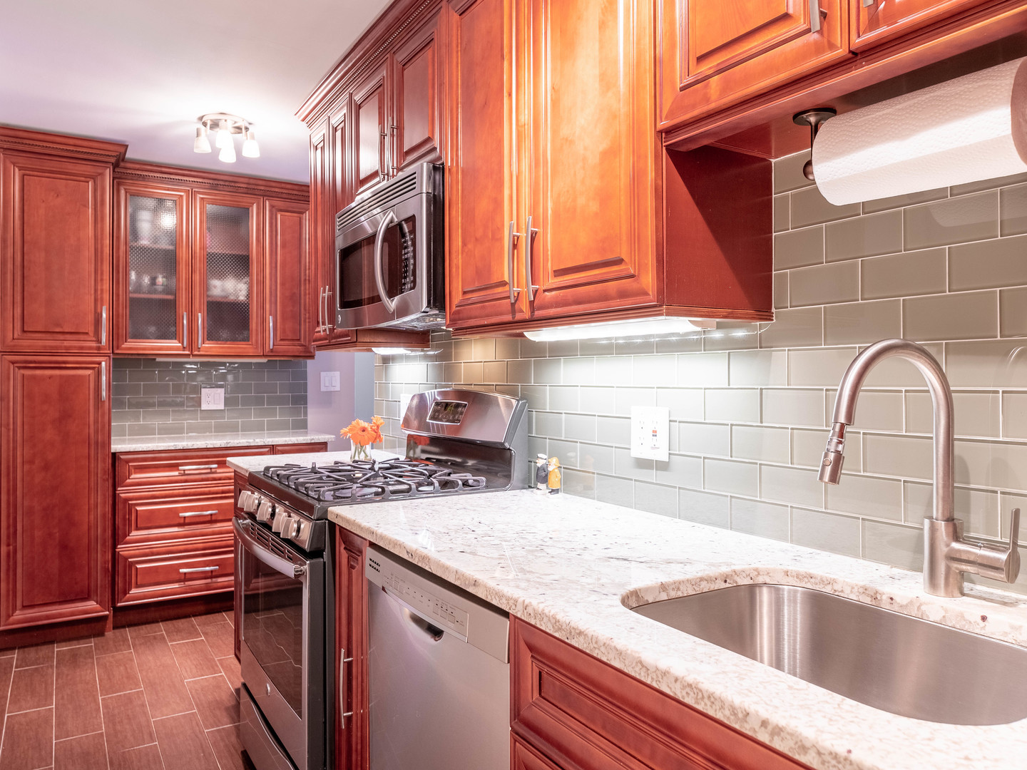 435 W OAKDALE Avenue 2B