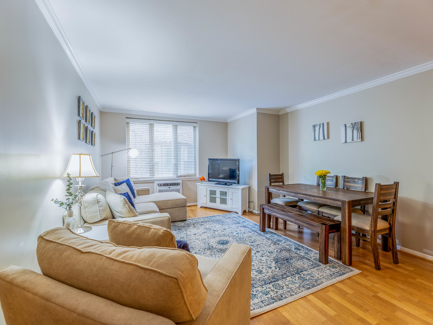 435 W OAKDALE Avenue 2B