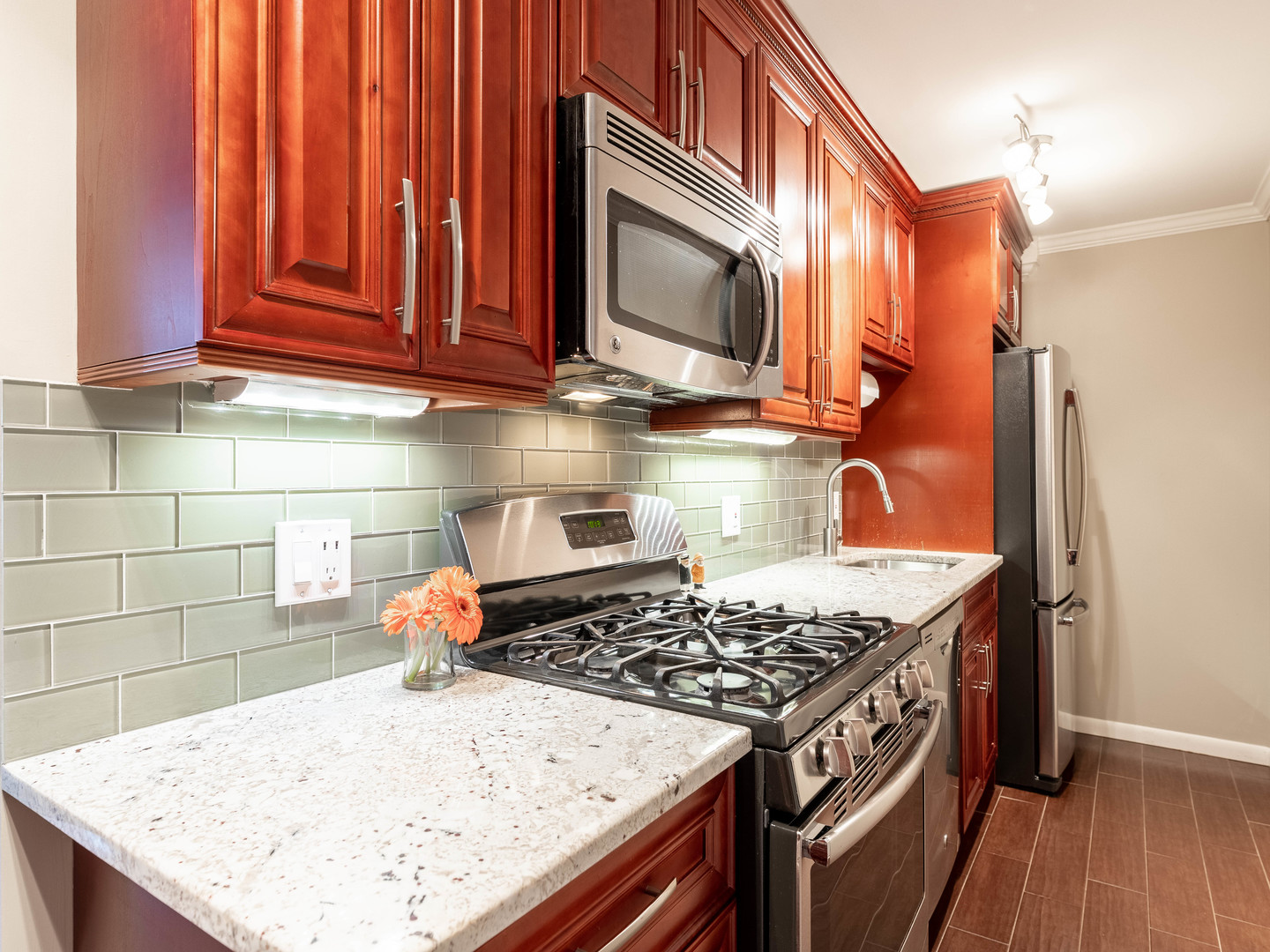 435 W OAKDALE Avenue 2B
