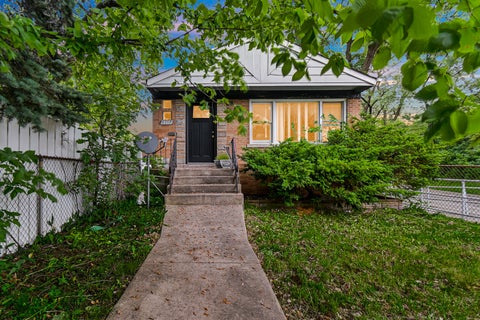 Photo of 9357 S JEFFERY Avenue, Chicago, IL 60617 (MLS # 12674120)