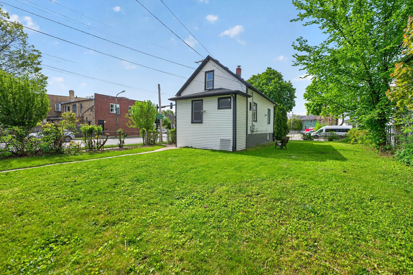 1901-1903 Emerson Street
