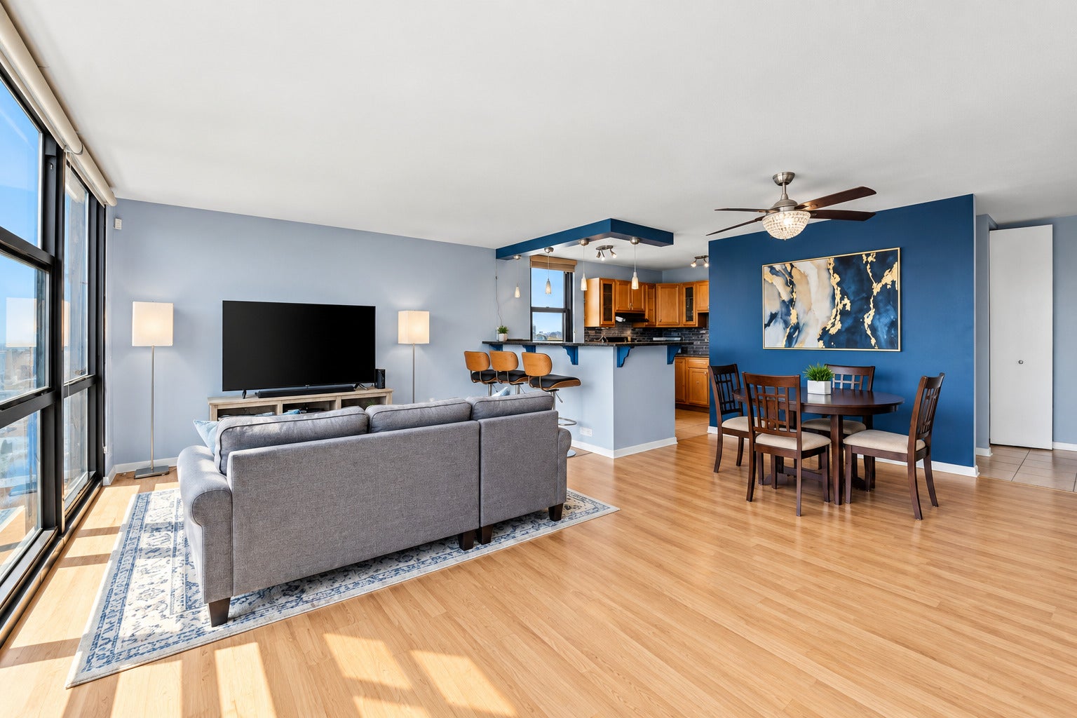2901 S Michigan Avenue 405A