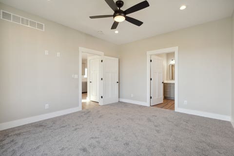 Tiny photo for 6136 Mississippi Avenue, Davenport, IA 52807 (MLS # 12706135)