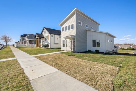Tiny photo for 6136 Mississippi Avenue, Davenport, IA 52807 (MLS # 12706135)