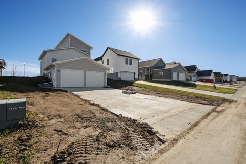 Tiny photo for 6136 Mississippi Avenue, Davenport, IA 52807 (MLS # 12706135)