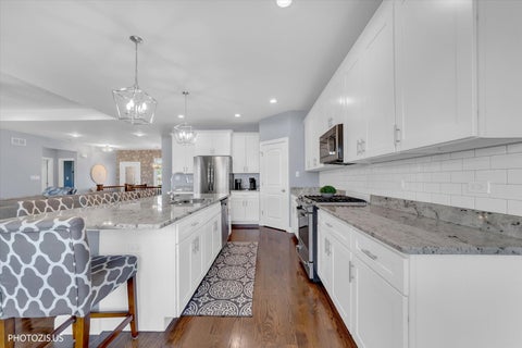 Tiny photo for 892 W Woodlawn Road, New Lenox, IL 60451 (MLS # 12740890)