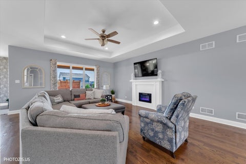 Tiny photo for 892 W Woodlawn Road, New Lenox, IL 60451 (MLS # 12740890)