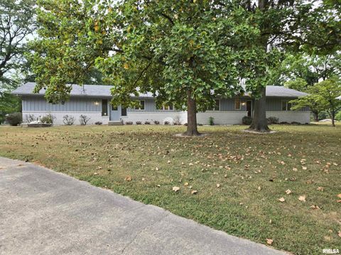 Tiny photo for 2 Webster Hill Street, Mt Vernon, IL 62864 (MLS # EB459320)