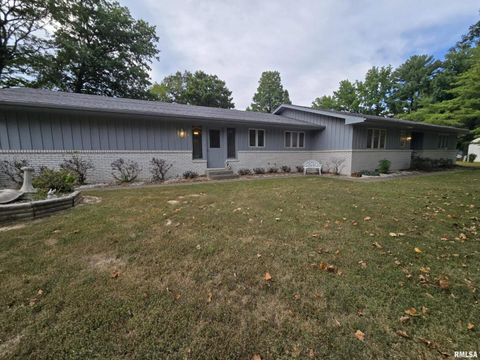 Tiny photo for 2 Webster Hill Street, Mt Vernon, IL 62864 (MLS # EB459320)