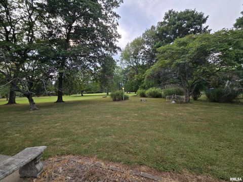 Tiny photo for 2 Webster Hill Street, Mt Vernon, IL 62864 (MLS # EB459320)