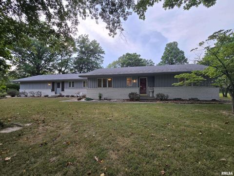 Tiny photo for 2 Webster Hill Street, Mt Vernon, IL 62864 (MLS # EB459320)