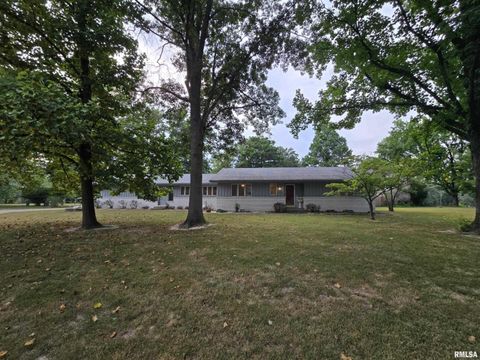 Tiny photo for 2 Webster Hill Street, Mt Vernon, IL 62864 (MLS # EB459320)