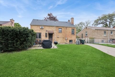 Tiny photo for 285 Desplaines Avenue, Riverside, IL 60546 (MLS # 12636928)