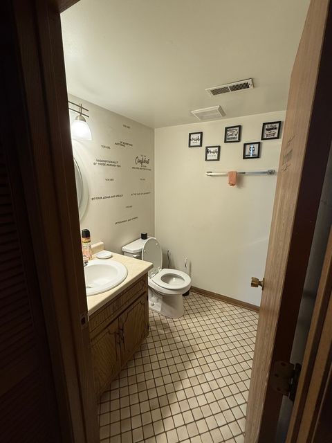 Tiny photo for 1208 E 154th Street, South Holland, IL 60473 (MLS # 12392176)