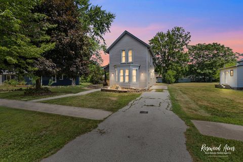 Photo of 409 E Main Street, Peotone, IL 60468 (MLS # 12402071) Photo of 409 E Main Street, Peotone, IL 60468 (MLS # 12402071)