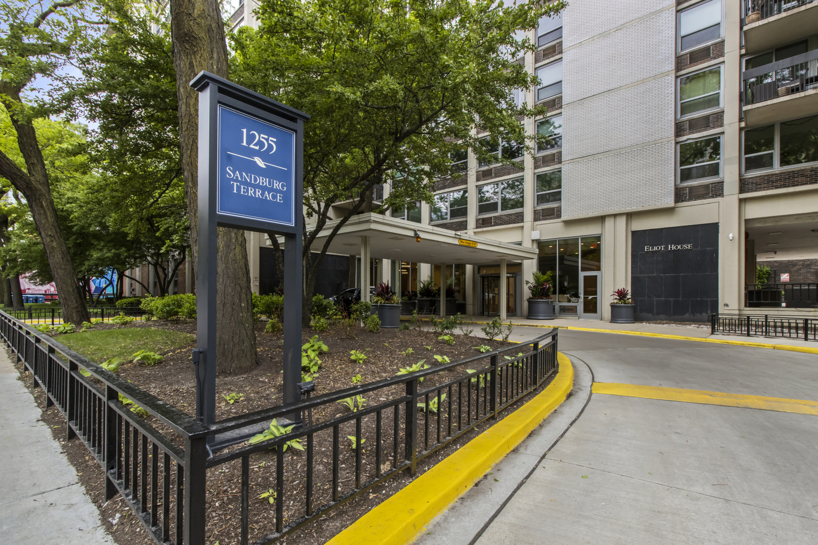 1255 N Sandburg Terrace 2912