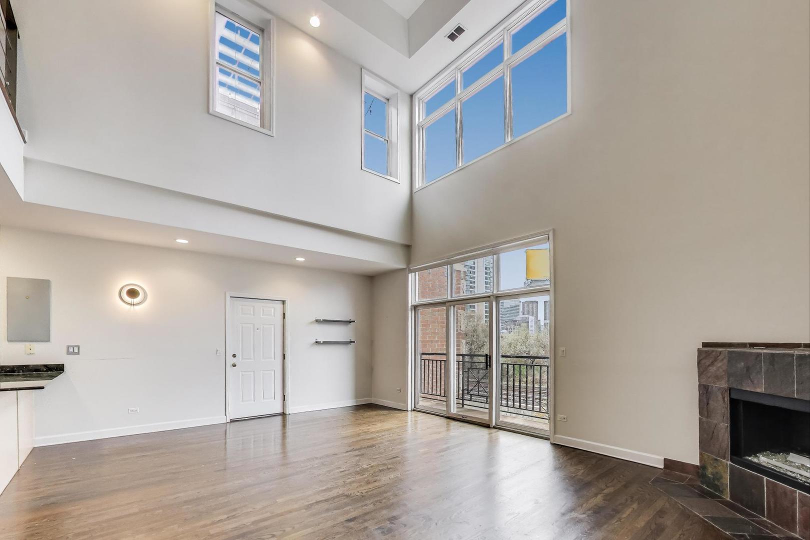 816 W Hubbard Street 5