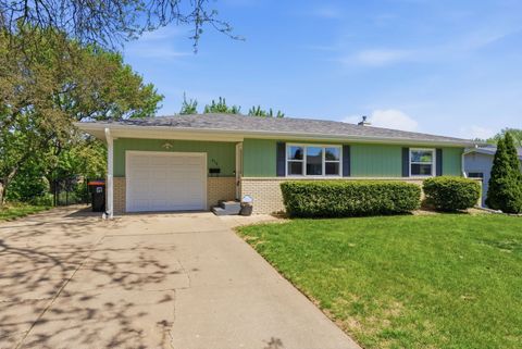 Tiny photo for 418 W 44th Street, Davenport, IA 52806 (MLS # 12630656)