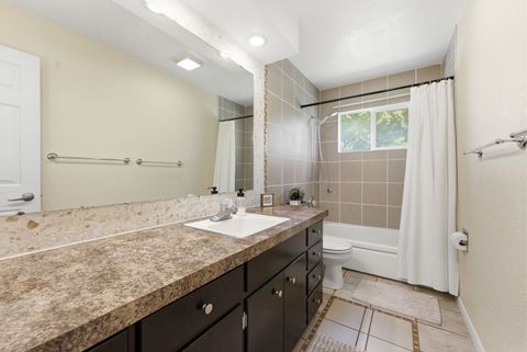 Tiny photo for 418 W 44th Street, Davenport, IA 52806 (MLS # 12630656)