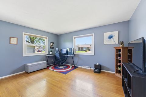 Tiny photo for 418 W 44th Street, Davenport, IA 52806 (MLS # 12630656)