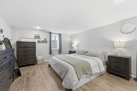 Tiny photo for 418 W 44th Street, Davenport, IA 52806 (MLS # 12630656)