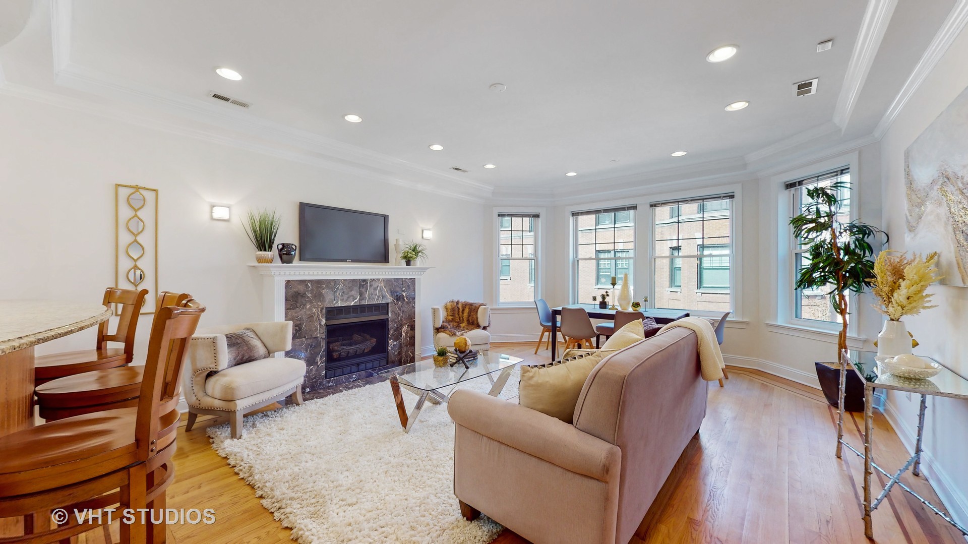 1110 W Pratt Boulevard 2S