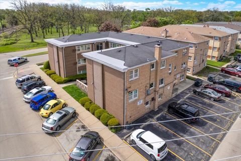 Tiny photo for 2257 Des Plaines Avenue #1NE, North Riverside, IL 60546 (MLS # 12628084)